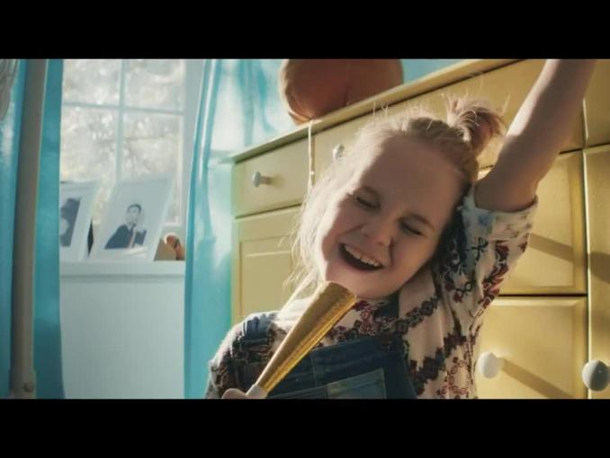 Dziecięce „All you need is love” reklamuje Orange Love