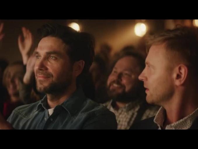 Marcin Dorociński w reklamie Orange Love z telewizją 4K 