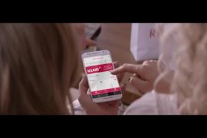 „Przyjaciółki” z Polsatu reklamują aplikację mobilną Rossmanna