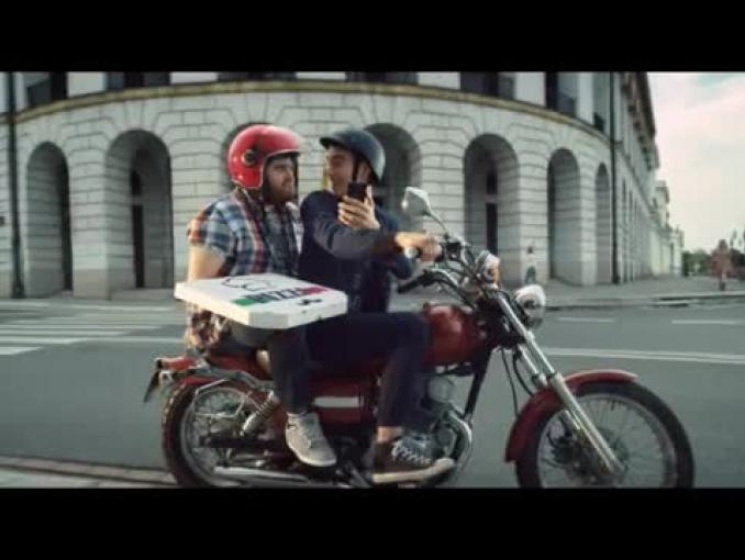 Rodzina i Przyjaciele w eurobanku - spot z Piotrem Adamczykiem