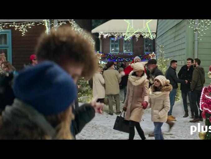 Szymon Majewski jako podwójny Święty Mikołaj reklamuje Plus na Kartę