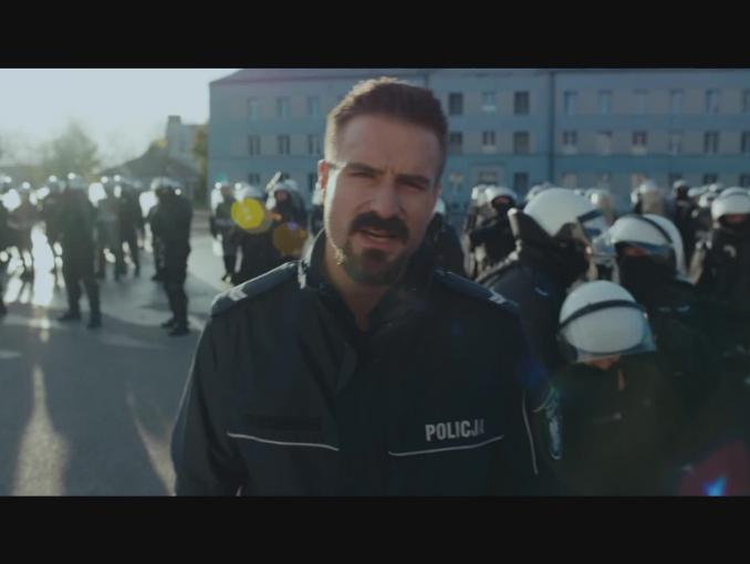 Piotr Stramowski w reklamie Komendy Stołecznej Policji