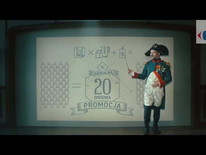 Napoleon pokazuje wzór na idealną promocję w reklamie Carrefour Polska