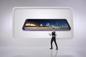 Tomasz Kammel reklamuje Samsunga Galaxy S8 w Play