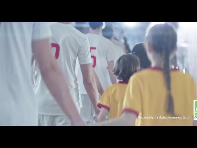 Dziecięca eskorta w promocji McDonald's przed mistrzostwami świata Rosja 2018