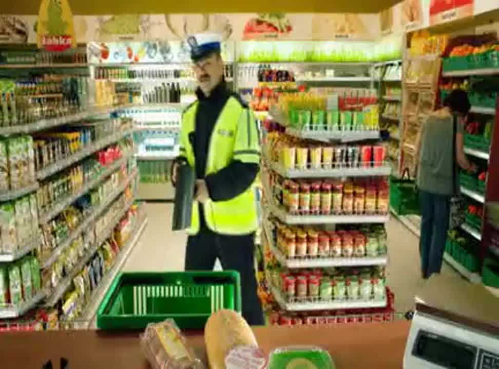 Żabka - reklama z policjantem