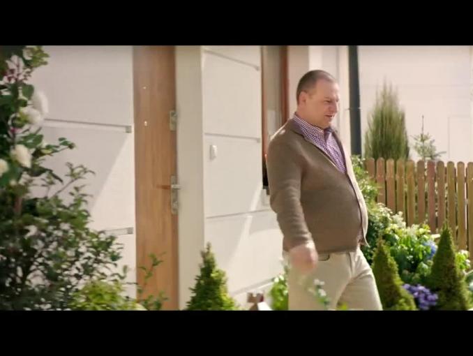 Grzegrorz Halama z Joanną Brodzik i Pawłem Wilczakiem reklamuje SmartDom w Cyfrowym Polsacie