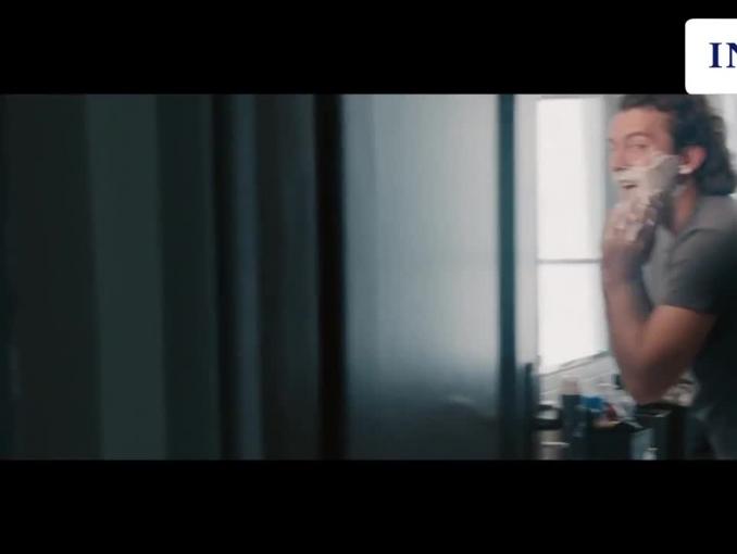 Młody piłkarz reklamuje „pensję na już” w ING Banku Śląskim