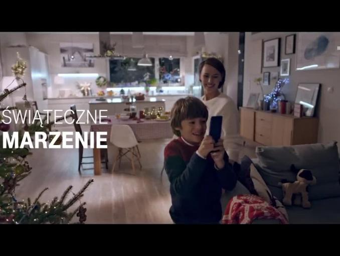 „Spełniaj marzenia z najlepszą siecią” w bożonarodzeniowej reklamie T-Mobile