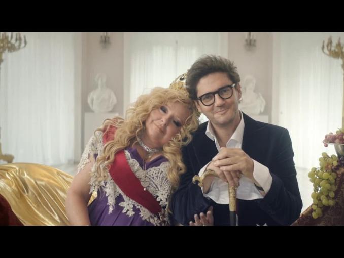 Gwiazdy w rezydencji i ogrodzie - spot ramówki TVN na jesień 2019