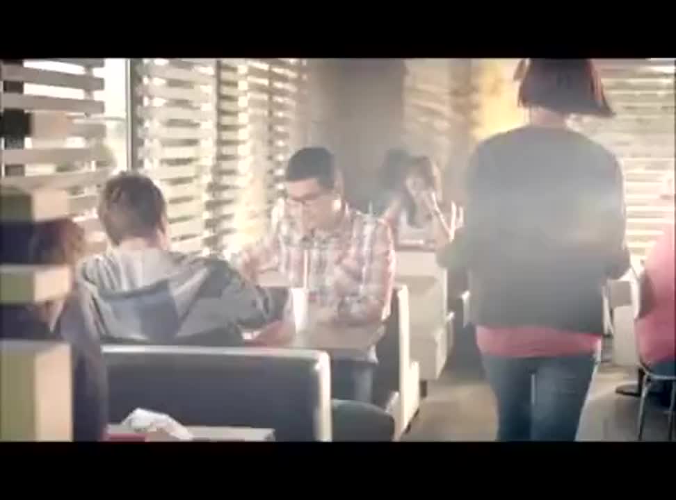 McDonald's - kolejna reklama z dociekliwymi
