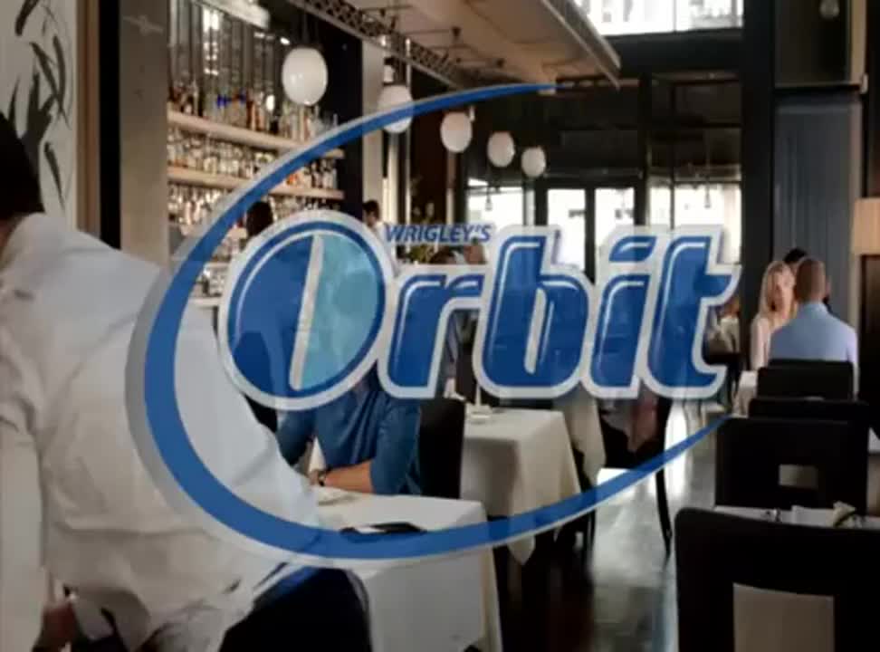 Antonio Banderas w reklamie Orbit 
