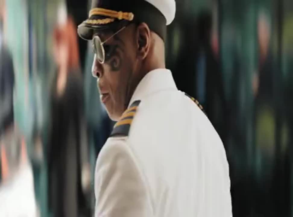 Back to Black - pilot Mike Tyson znów reklamuje Black Energy Drink 