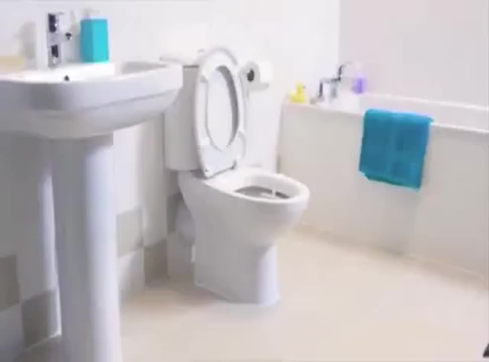 reklama Domestos Attax