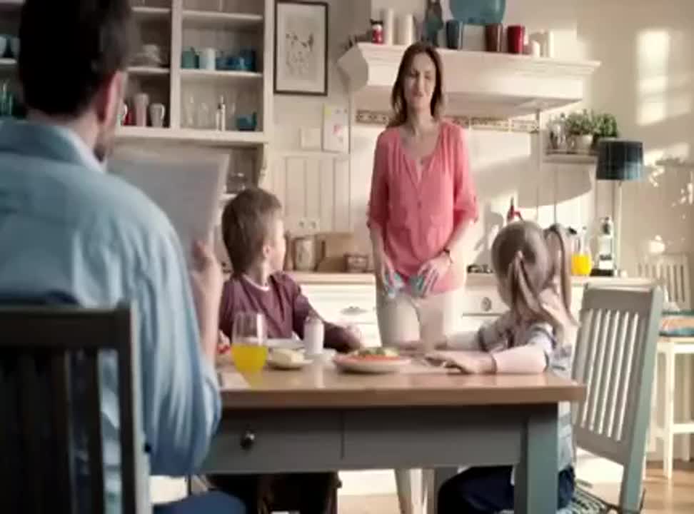 Rodzinne nawyki reklamująi jogurty Danone
