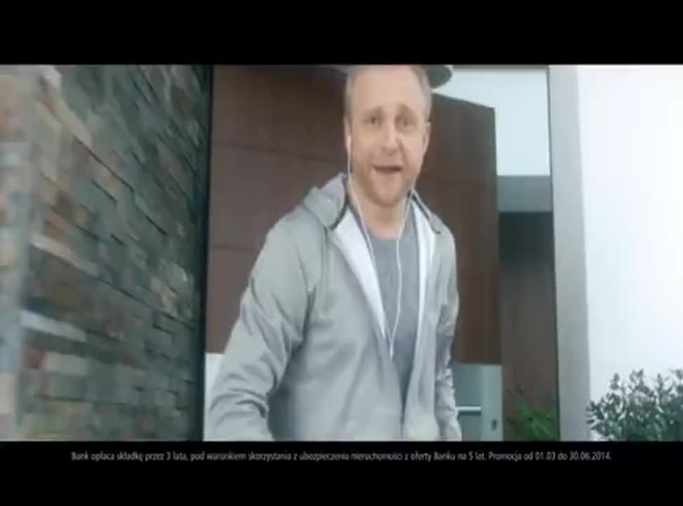 Piotr Adamczyk na joggingu reklamuje kredyt hipoteczny w eurobanku