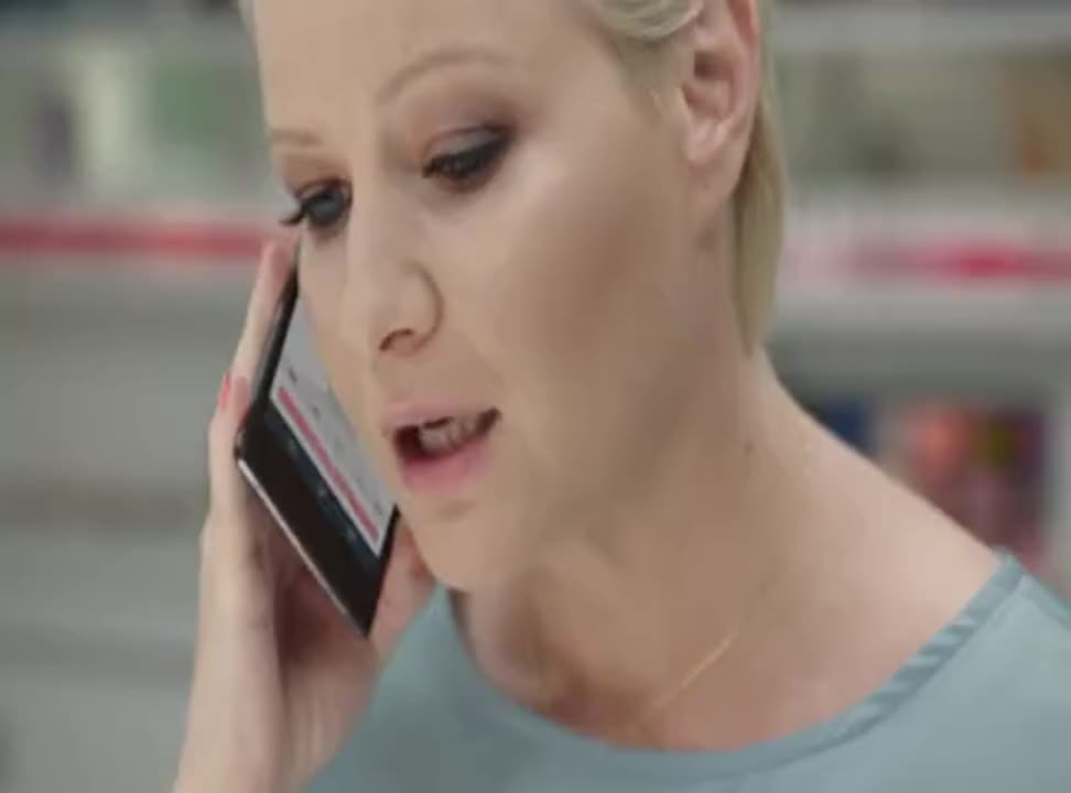 Manicure Małgorzaty Kożuchowskiej reklamuje "Mój Orange"