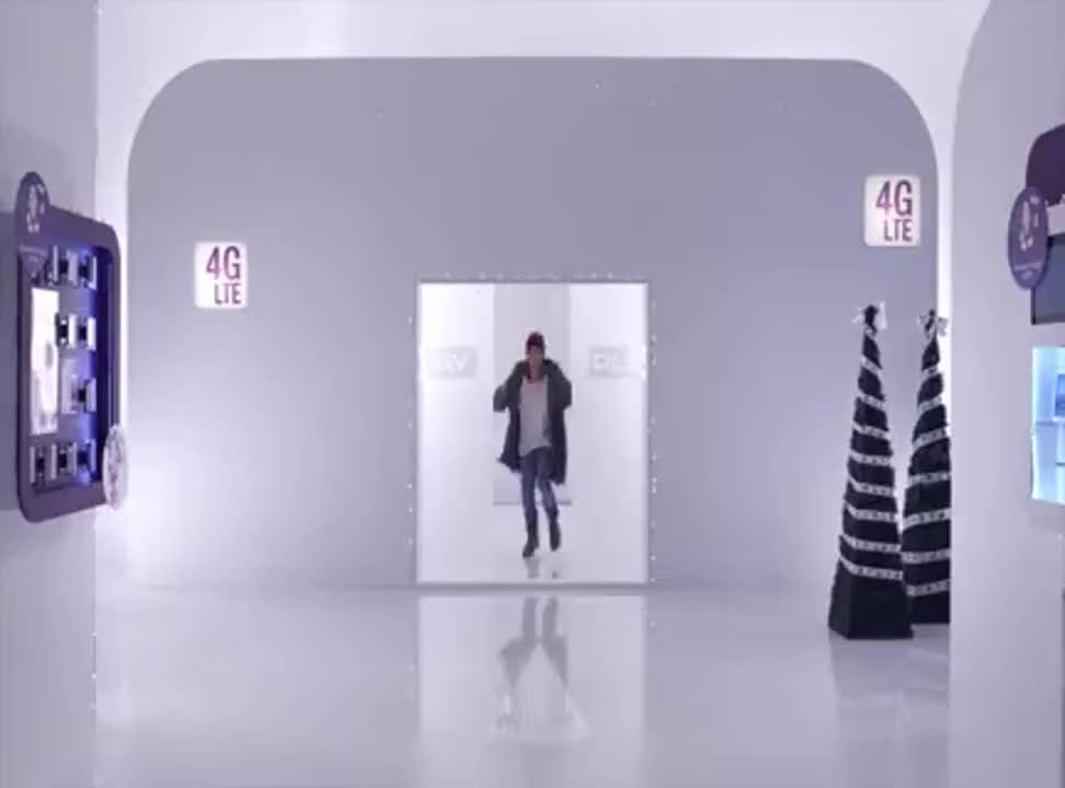 Muzyczne życzenia Kamila Bednarka reklamują Play Mix