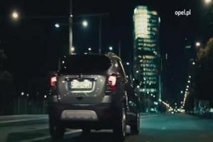 Opel Mokka - reklama z Claudią Schiffer