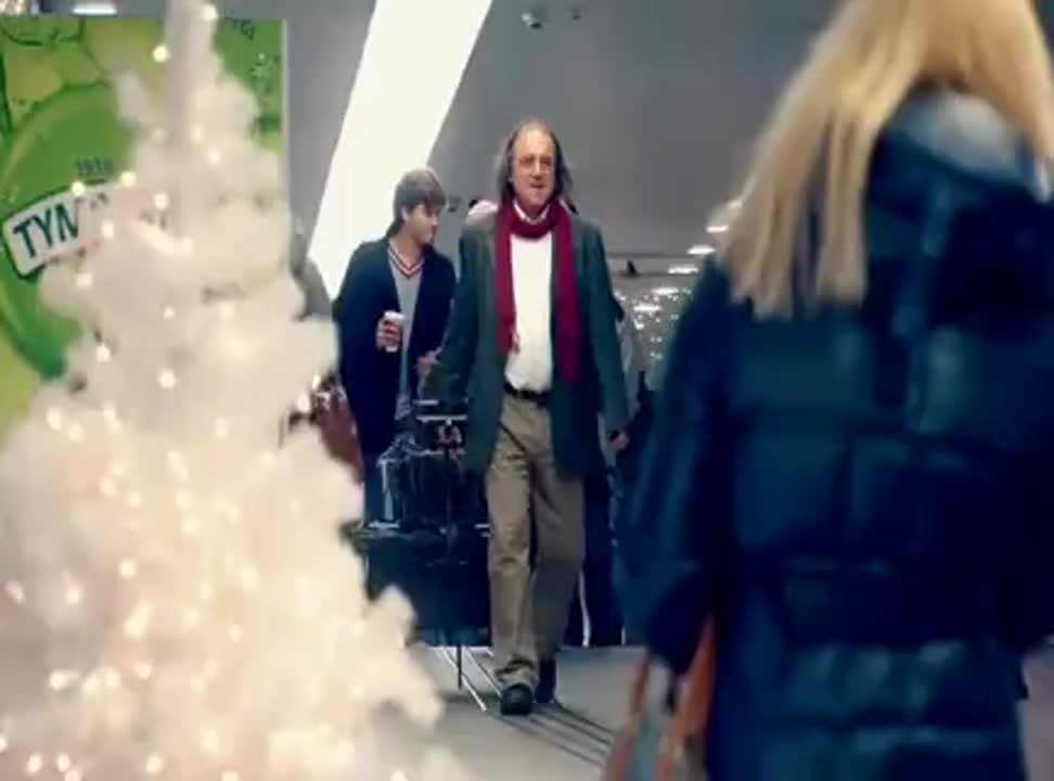 Kolęda na kieliszkach bożonarodzeniowo reklamuje Tymbark