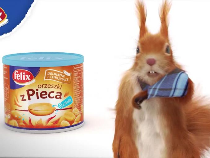 Pretensje kontuzjowanej wiewiórki w reklamach orzeszków Felix