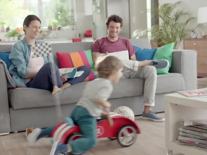 mBank i AXA rodzinie reklamują ubezpieczenie komunikacyjne