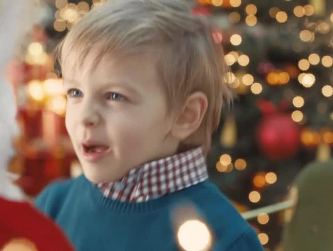 "Odkryj w sobie dziecko" - bożonarodzeniowa kampania Media Markt