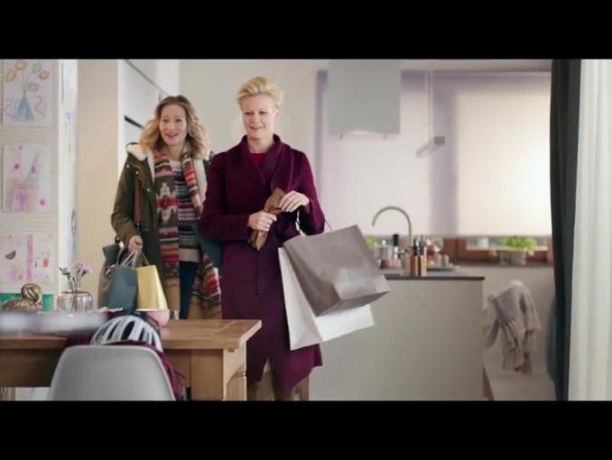 Wyciskanie tysiaka reklamuje „wyprzedażowy trójpak” w Orange