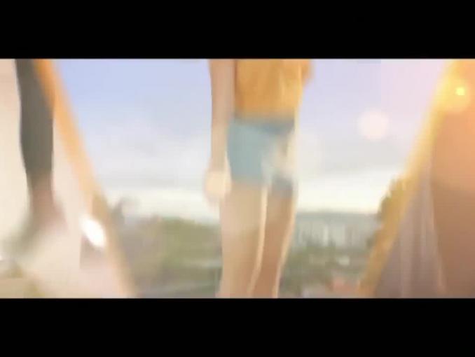 Fanta reklamowana w nowej butelce ze zmienionym logo
