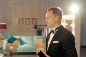 Maciej Stuhr w błysku fleszy promuje Sony Xperia XZ