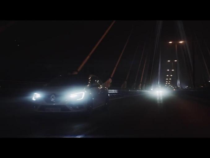 Prawdziwa historia producentki pokazu Bizuu promuje Renault Megane GrandCoupé