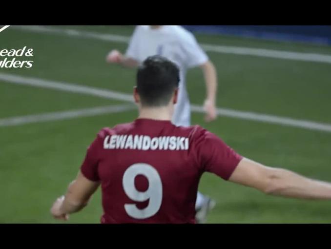 Robert Lewandowski reklamuje szampon Head & Shoulders Men Ultra