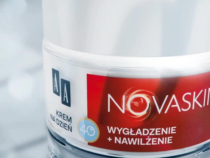 Kinga Preis promuje kremy przeciwzmarszczkowe marki AA - NovaSkin