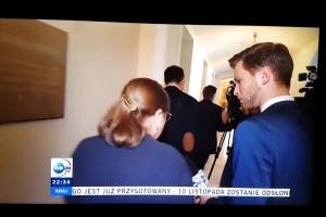 Posłanka Krystyna Pawłowicz do reportera TVN24: "Zjeżdżaj, człowieku!"