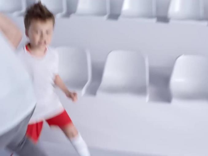 Kamil Bednarek śpiewa w mundialowej reklamie Play