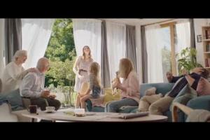 Wyzwanie chrupania w reklamie wafli Familijne Gofrowe