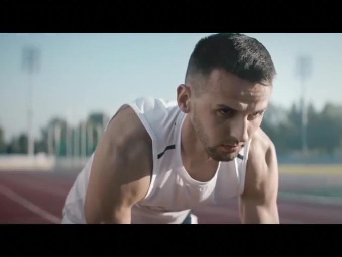 Polscy rekordziści świata w sprincie reklamują Collaflex Sport