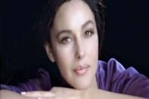 Oriflame Royal Velvet - reklama z Moniką Bellucci