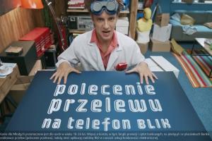 Konto dla Młodych w PKO BP - reklama z Maciejem Musiałem jako naukowcem