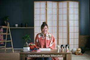 Japonka reklamuje Ptasie Mleczko
