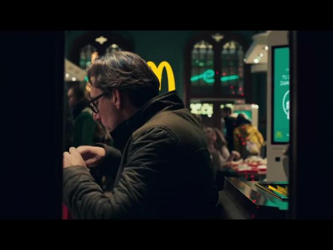 McDonald’s:powrót studentki do domu w bożonarodzeniowej reklamie