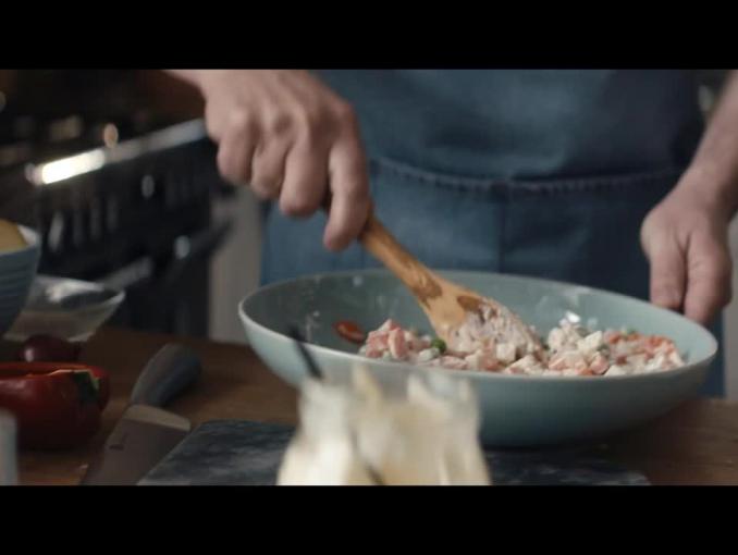 Kochana, zwariowana rodzina w wielkanocnej reklamie Biedronki