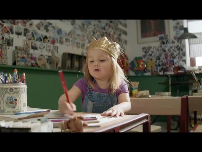 Zabawki z rabatem na książki - reklam Biedronki na Dzień Dziecka