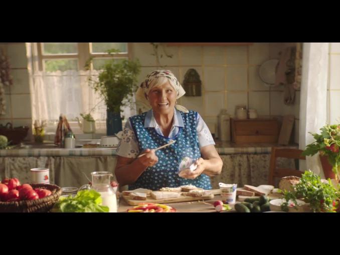 OSM Piątnica przekonuje, że "śniadanie to podstawa" - spot z dziadkiem i wnuczkiem