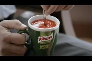 Gorący Kubek Knorr - reklama Uważaj! Poczujesz się jak w domu 