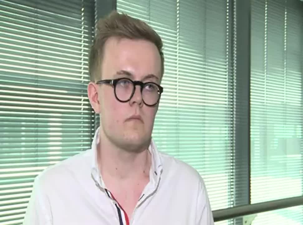 Od 3 do 5 godzin dziennie spędza w sieci większość polskich internautów