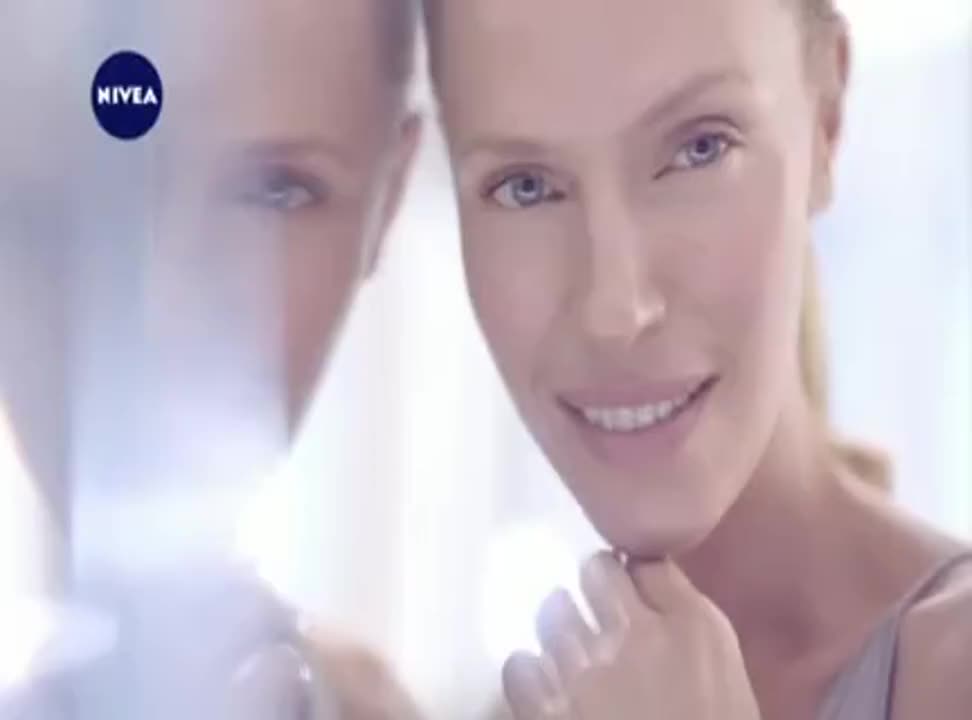 Rozbudź młodość swojej skóry w reklamie Nivea Cellular Anti Age 