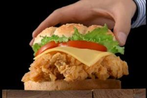 "Bo każdy jest wielki" znów reklamuje Grander w KFC