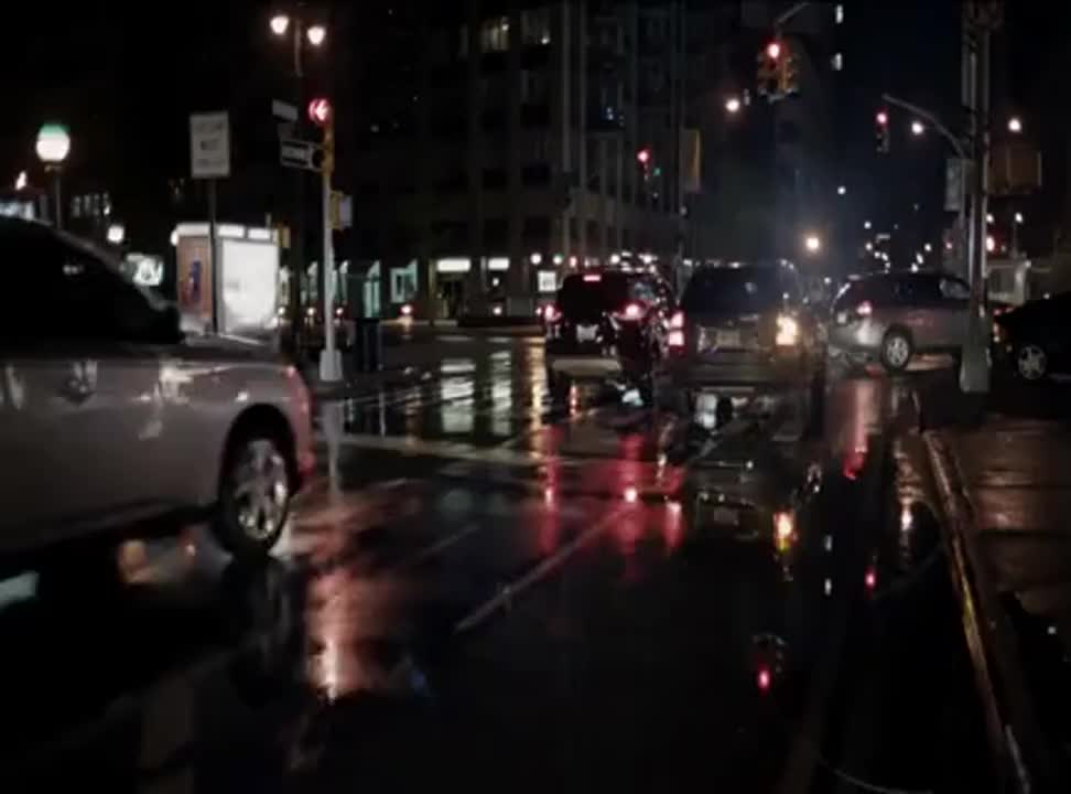 Mitsubishi Outlander reklamowany w różnych warunkach