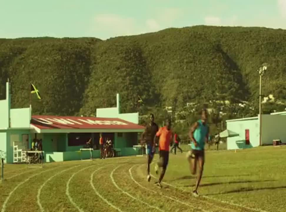 Usain Bolt biegnie na mundial w reklamie Visy